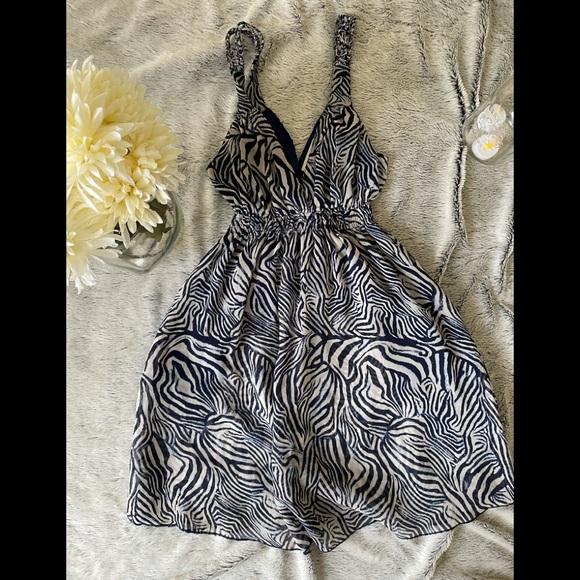 Patterned sundress 💙🌻 - Picture 1 of 3